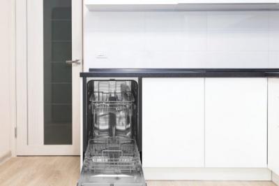 18" Danby Stainless Built-In Dishwasher - DDW1804EBSS