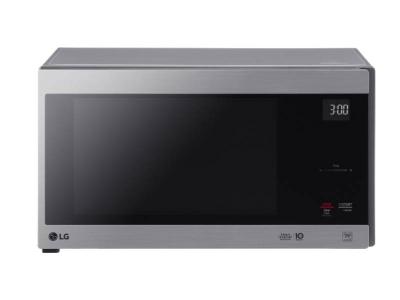 21" LG 1.5 cu. ft. NeoChef Countertop Microwave With Smart Inverter and EasyClean - LMC1575ST